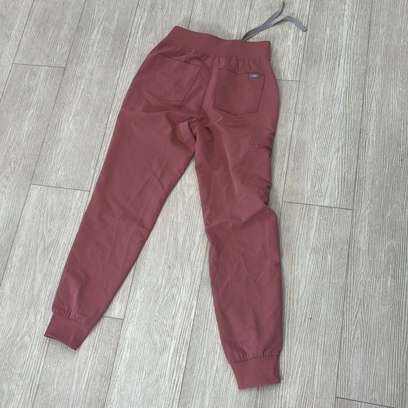 NWT Figs Zamora Jogger Scrub High Waist Pants in Mauve size XS R - Picture 4 of 14